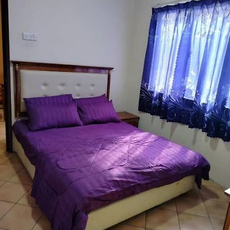 Homestay Elina - Cheap And Cosy Port Dickson Eksteriør billede