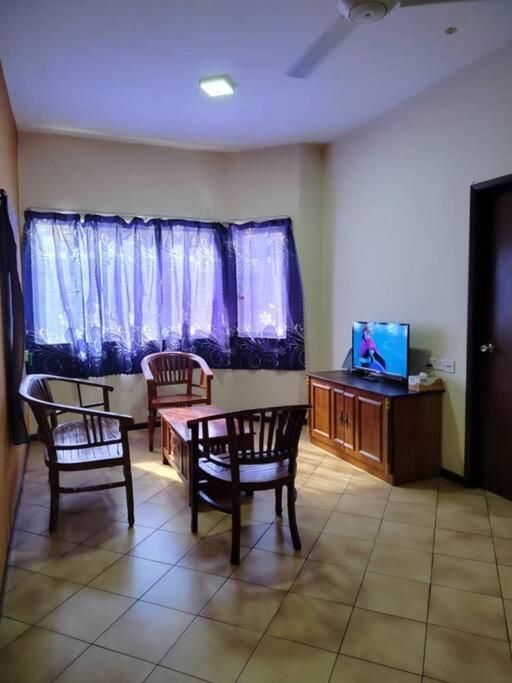 Homestay Elina - Cheap And Cosy Port Dickson Eksteriør billede